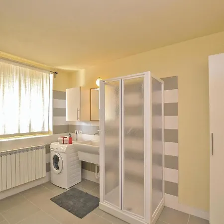 Holiday Villetta Luce Tatil Evi Pieve (Lombardy)
