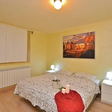 Holiday Villetta Luce Tatil Evi Pieve (Lombardy)